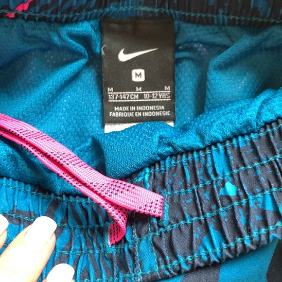 Nike swim trunks boys medium - Picture 3 of 4